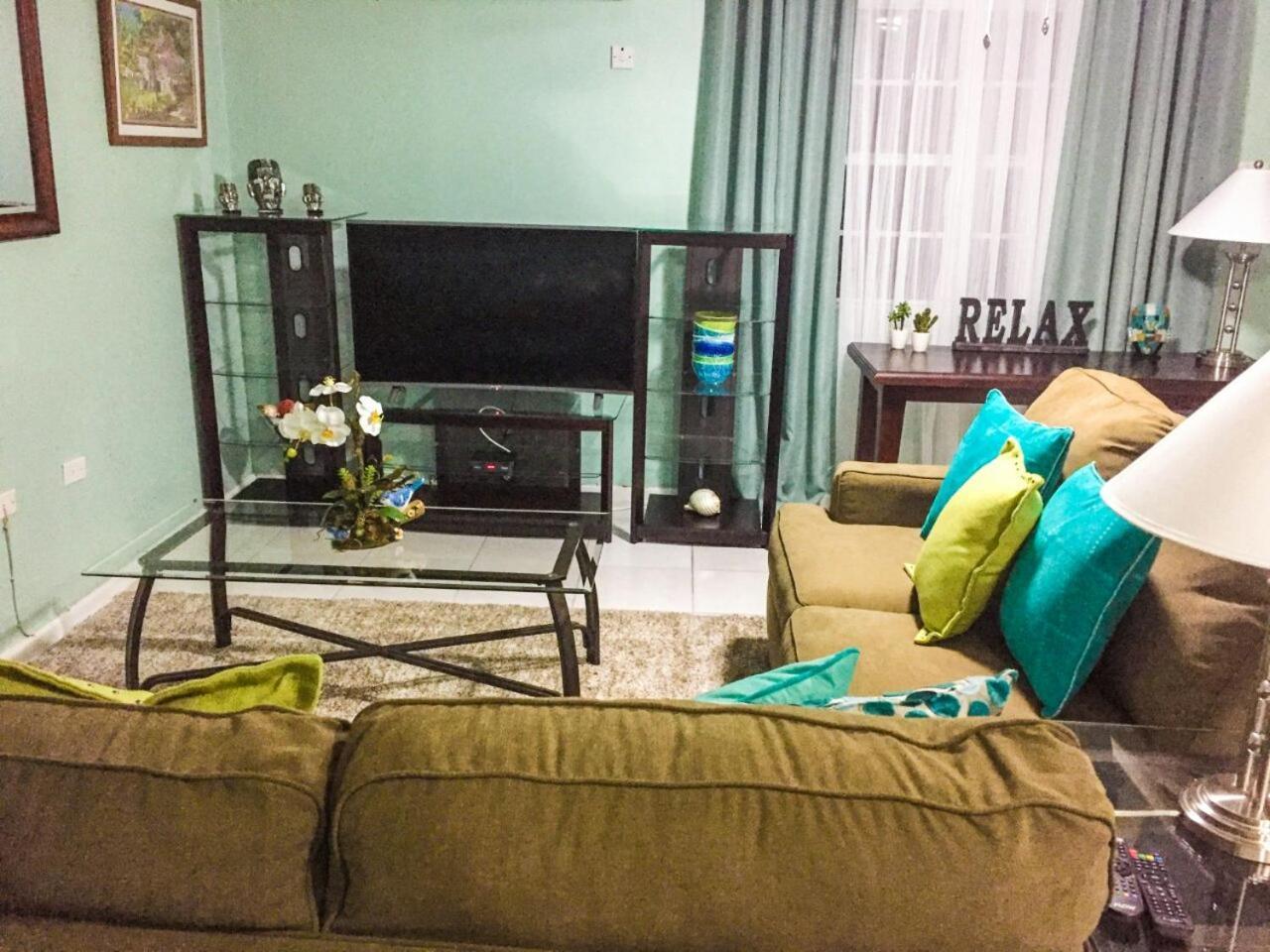 Guest Apartment At Halifax كينغستون المظهر الخارجي الصورة
